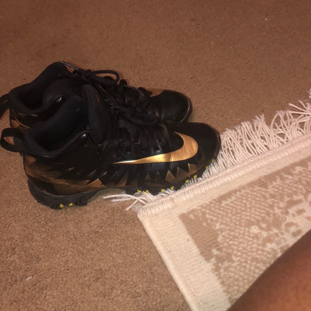 Nike baseball cleats size 3